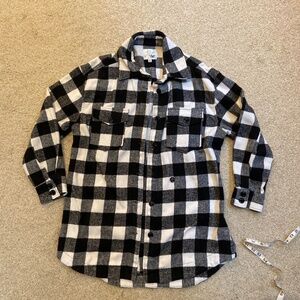 YMI Plaid Black and White Flannel “shaket”, size M